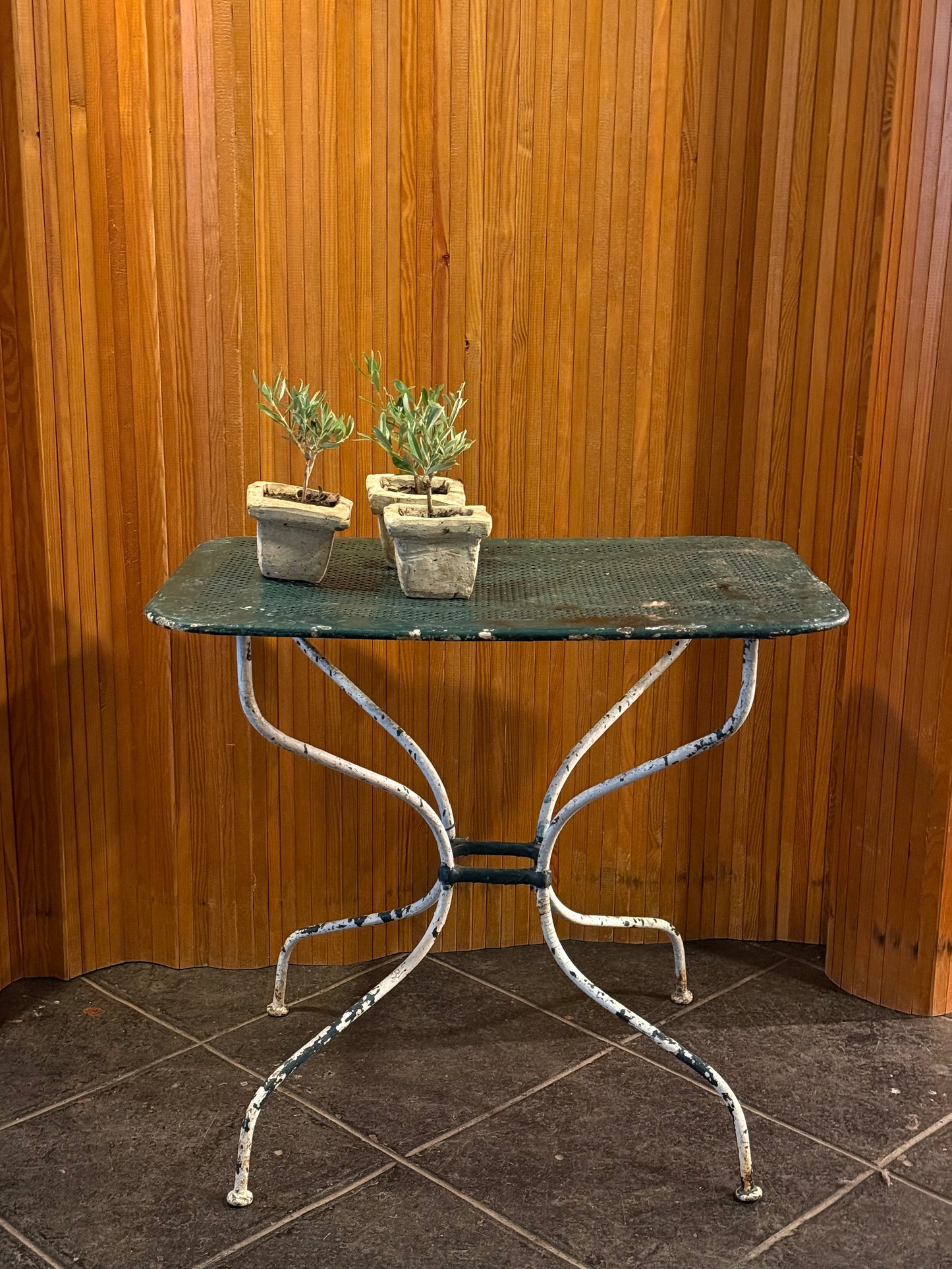 Mesa de Hierro Calada con Pata París