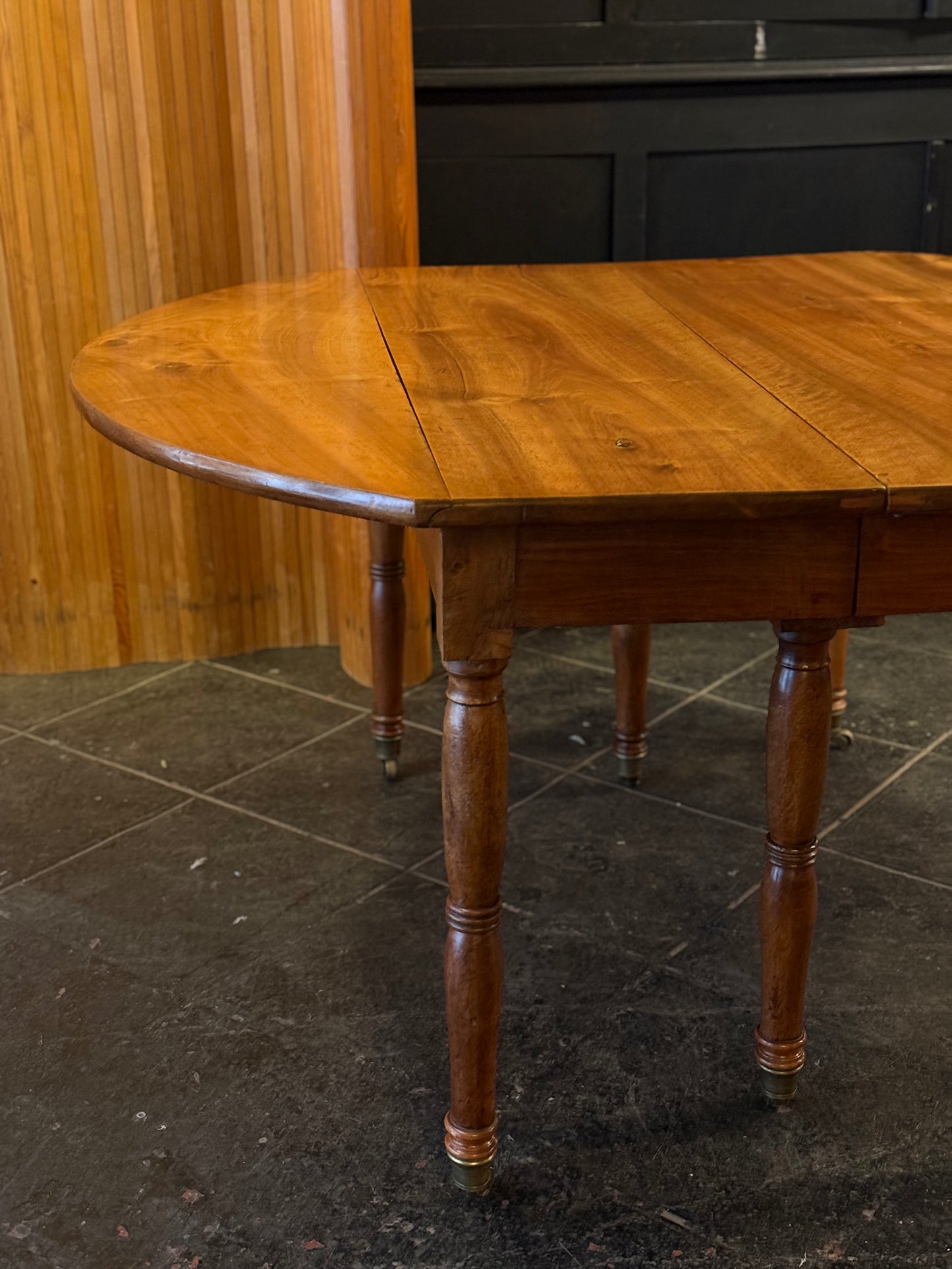 Mesa de nogal extensible