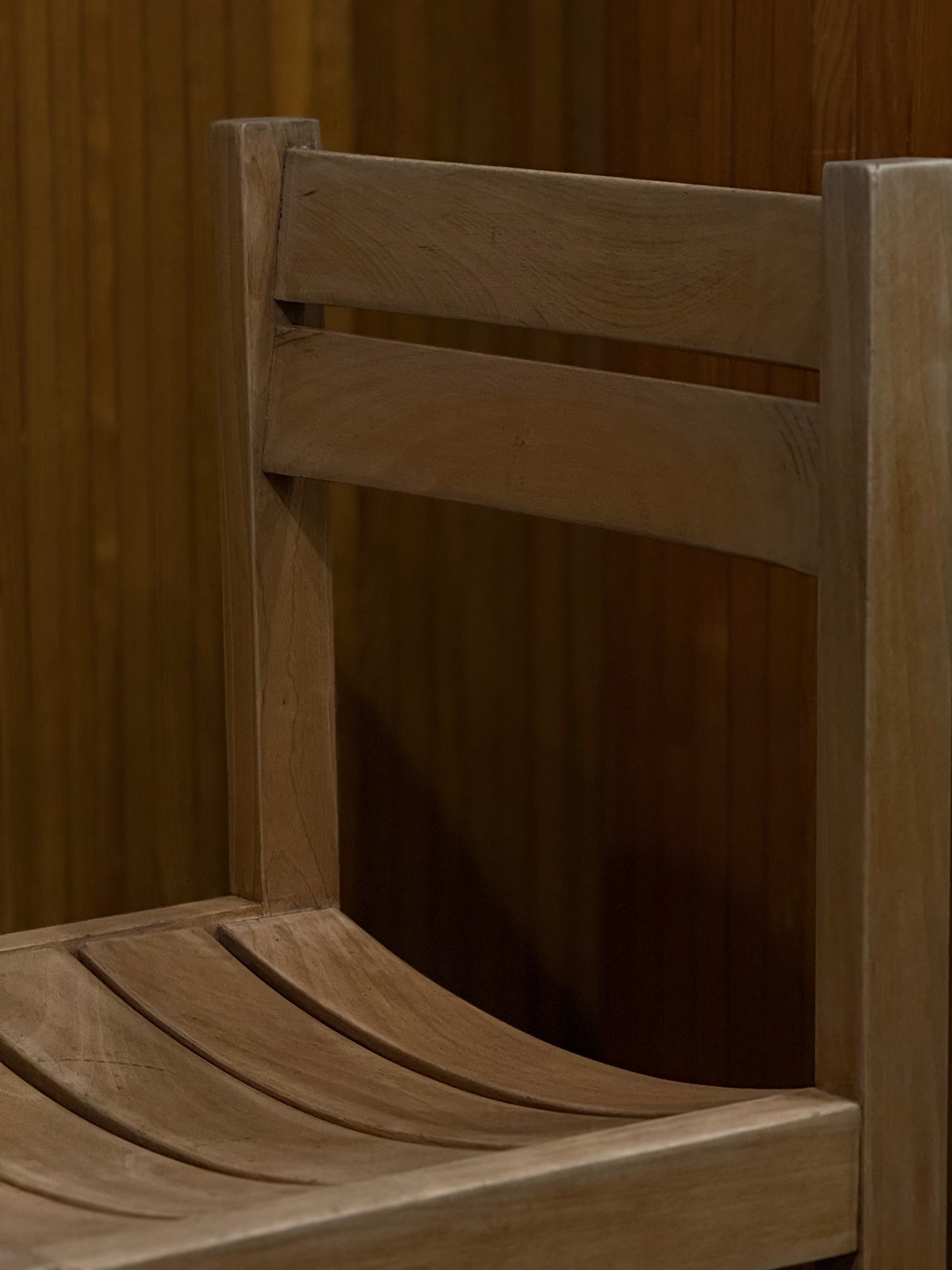 10 sillas de madera