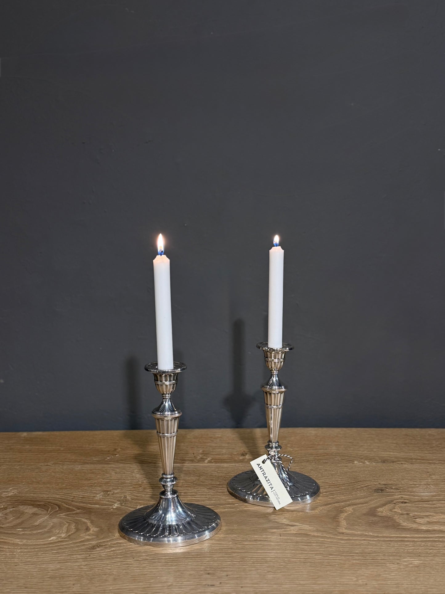 Candeleros de metal plateado