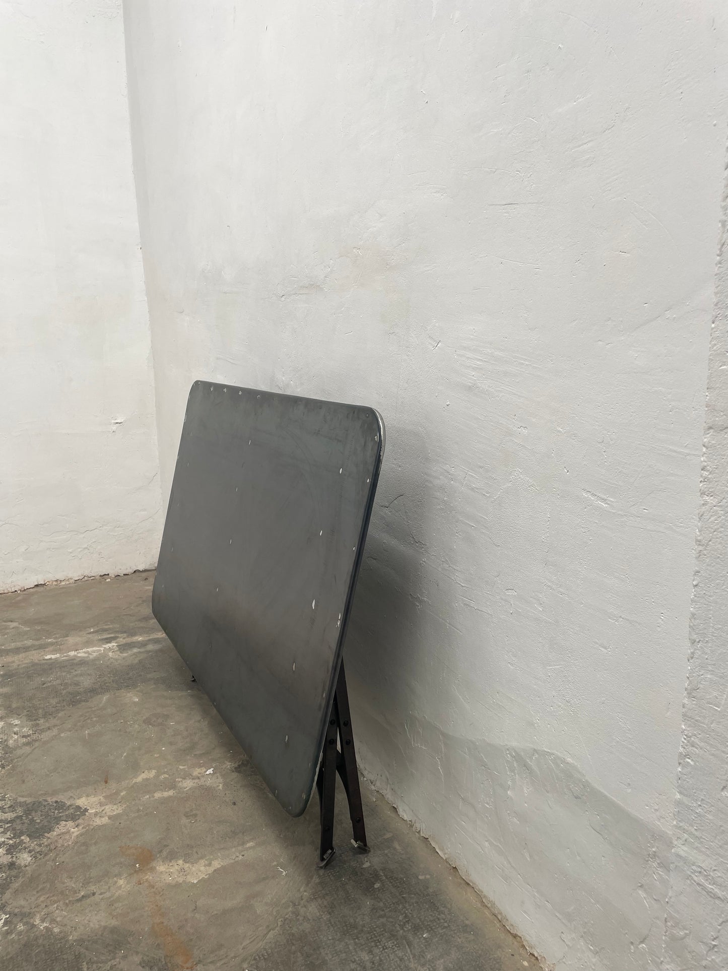 Mesa de hierro Antrazita