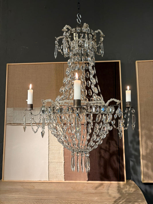 Lámpara estilo Luis XVI de cuatro brazos