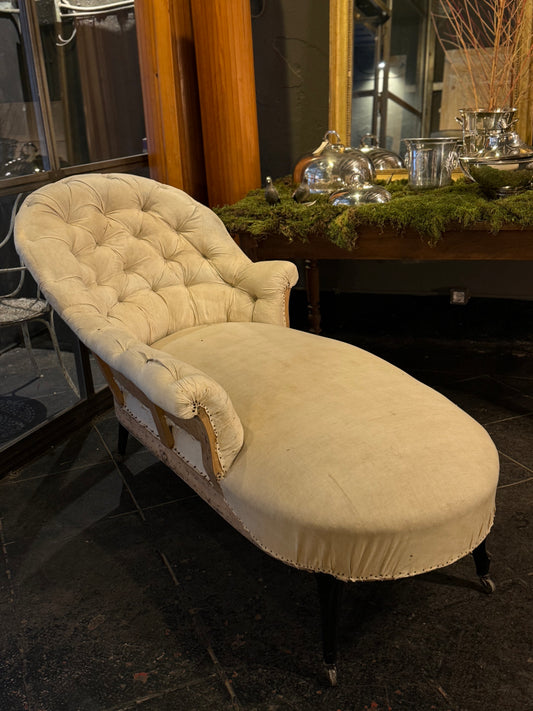 Chaise Longue capitoné destapizada