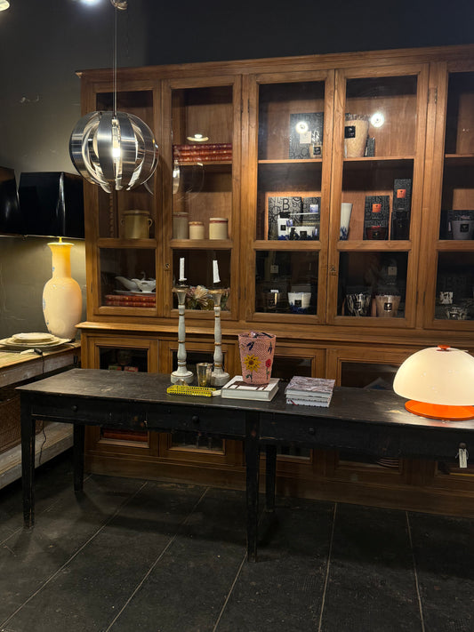 Mesa de trabajo francesa con pátina original negra y cuatro cajones