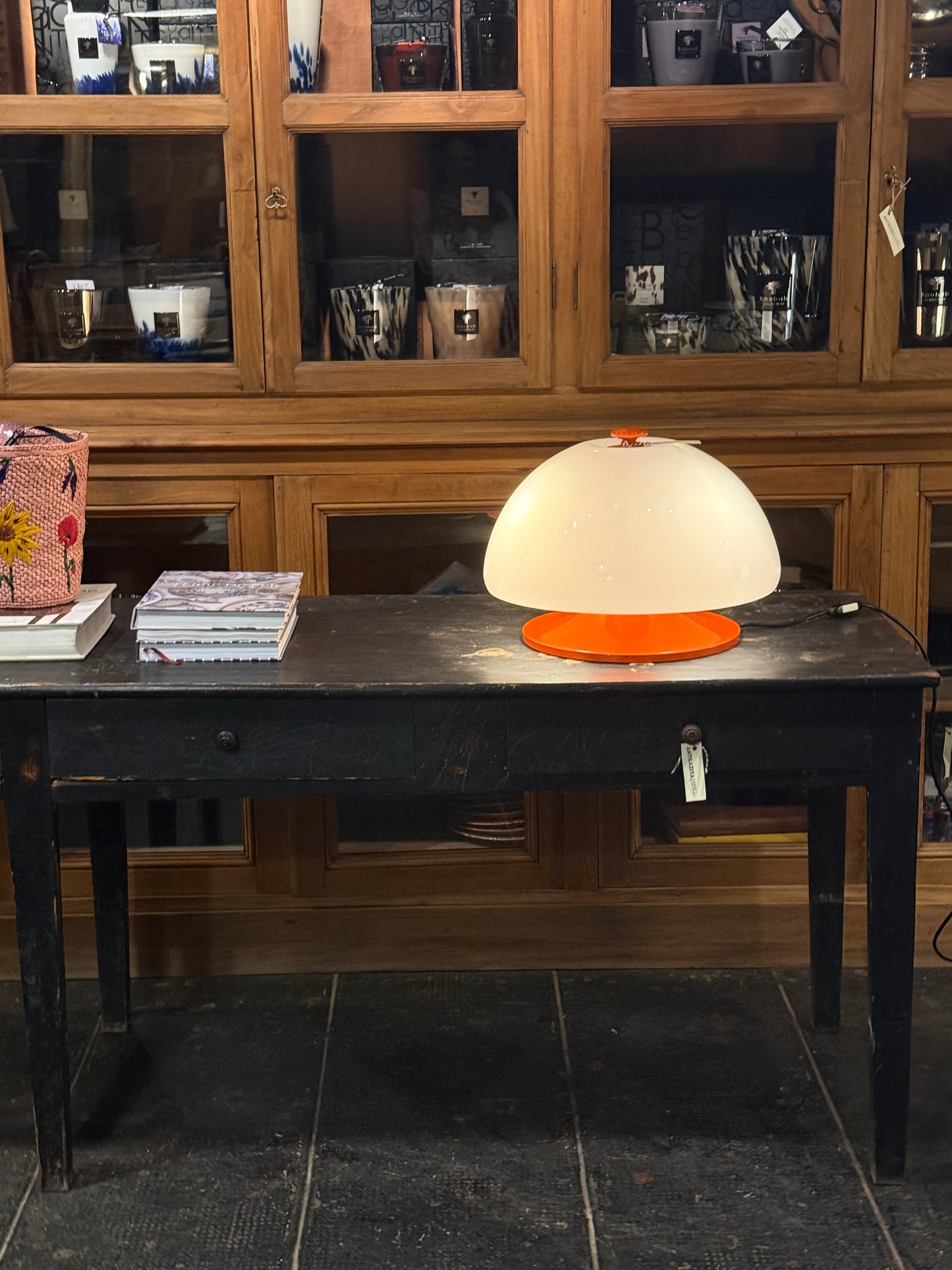 Mesa de trabajo francesa con pátina original negra y cuatro cajones