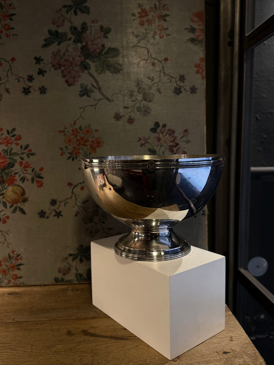 Champañera XXL con inicial “M”