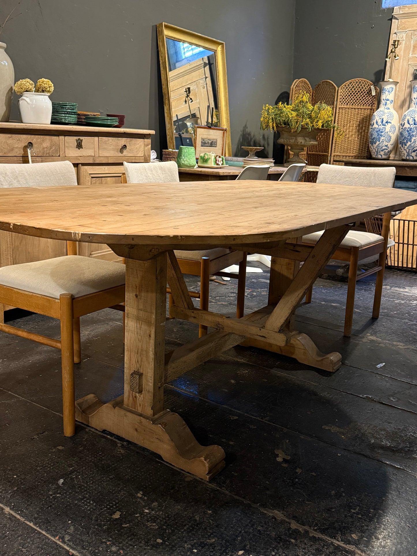 Mesa de vendimia ovalada · Gran formato