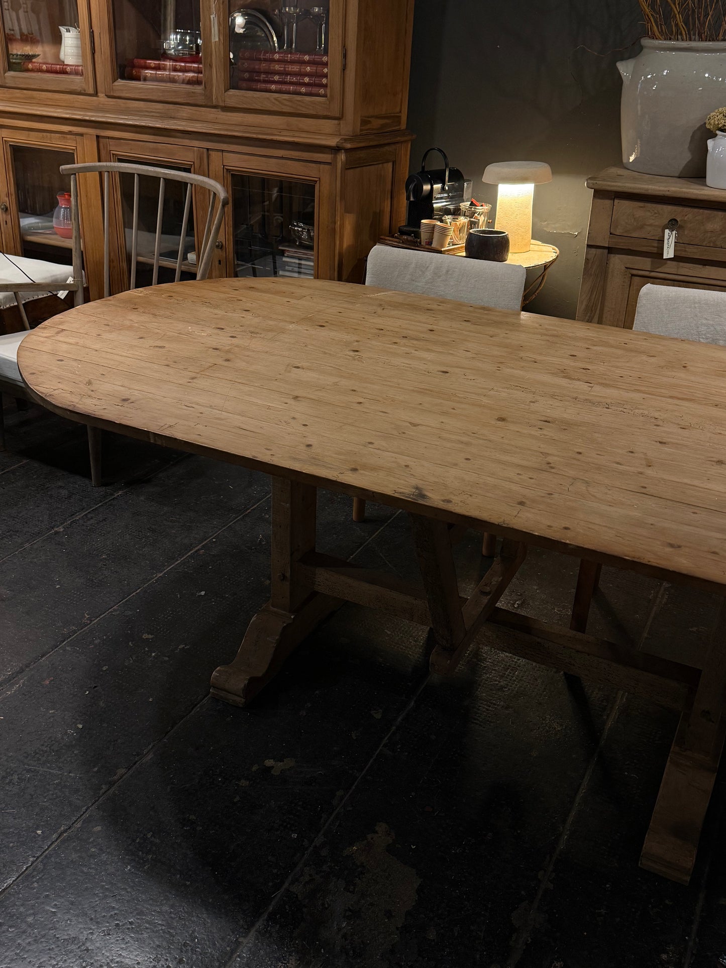 Mesa de vendimia ovalada · Gran formato