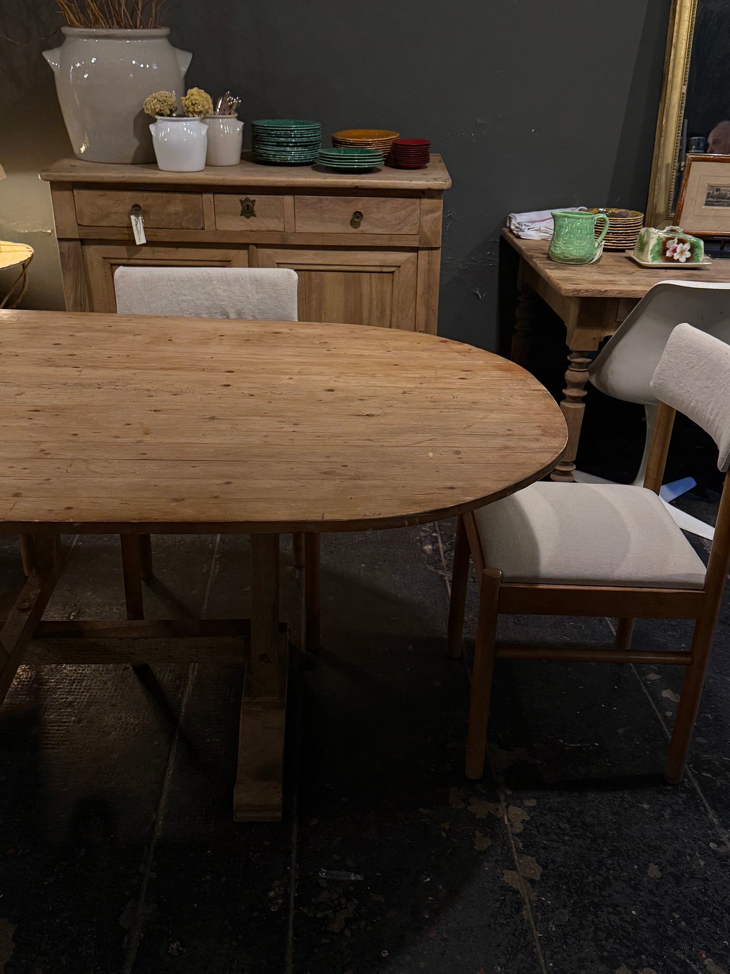 Mesa de vendimia ovalada · Gran formato