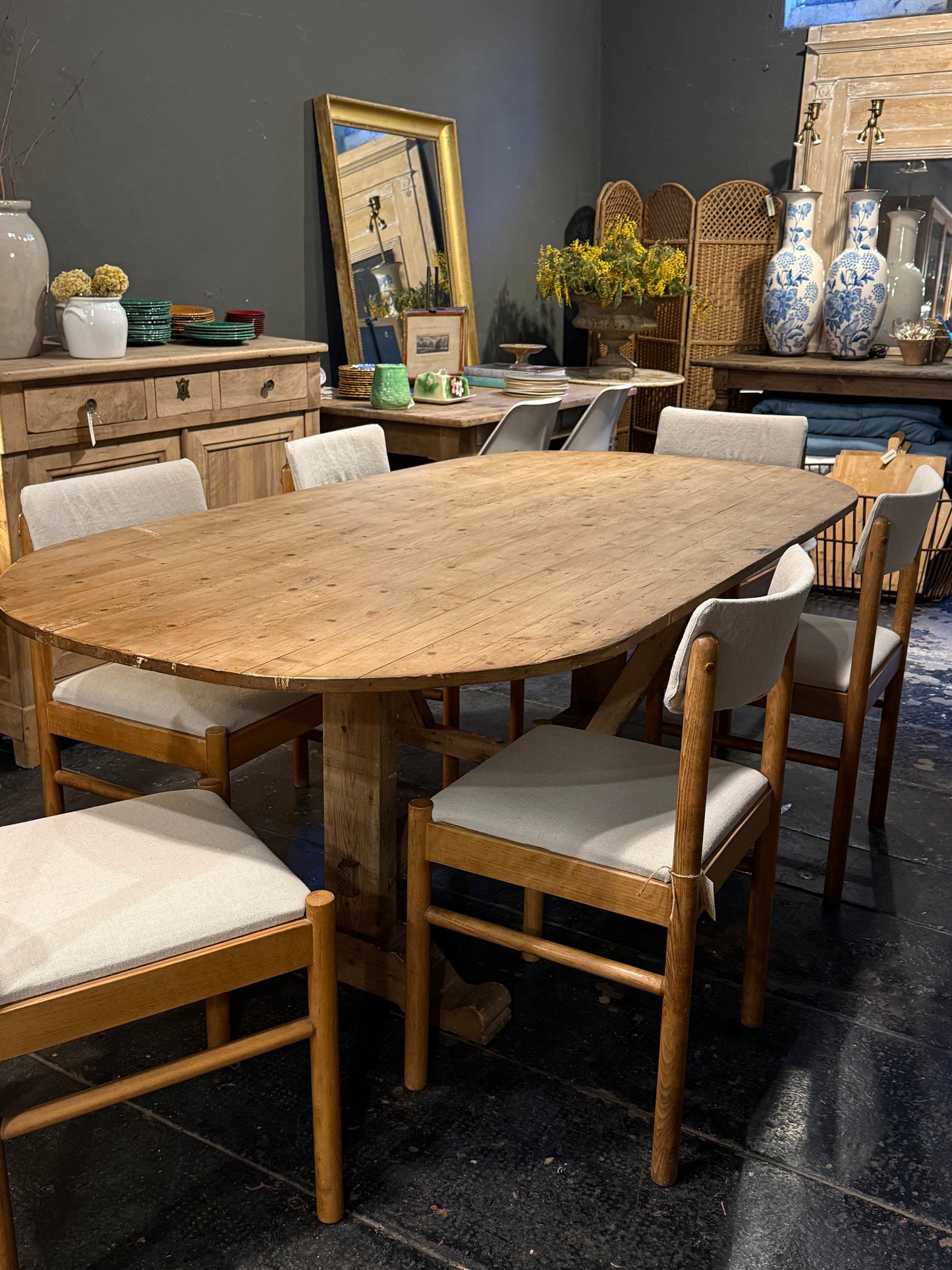 Mesa de vendimia ovalada · Gran formato