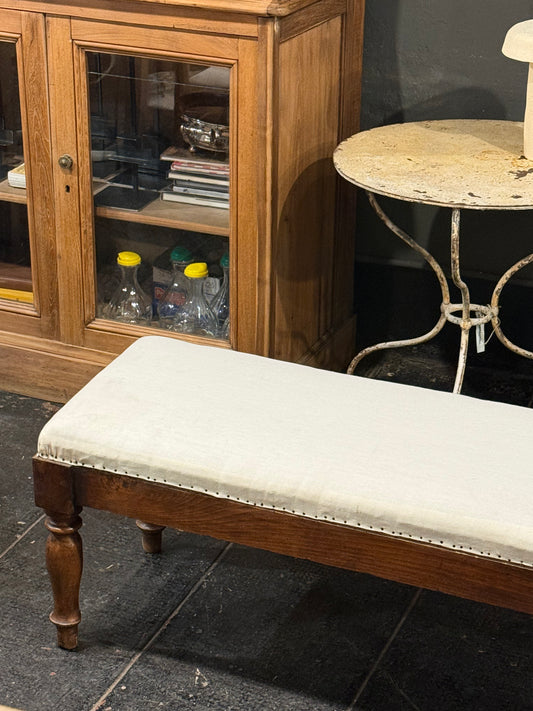 Banqueta de nogal destapizada