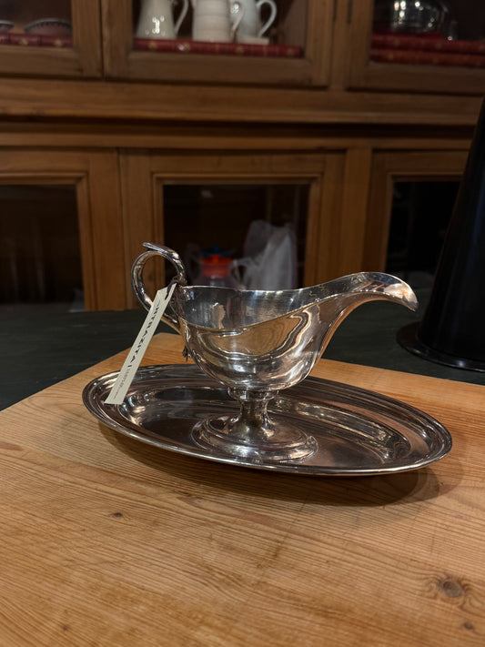 Salsera de alpaca Meneses con plato integrado