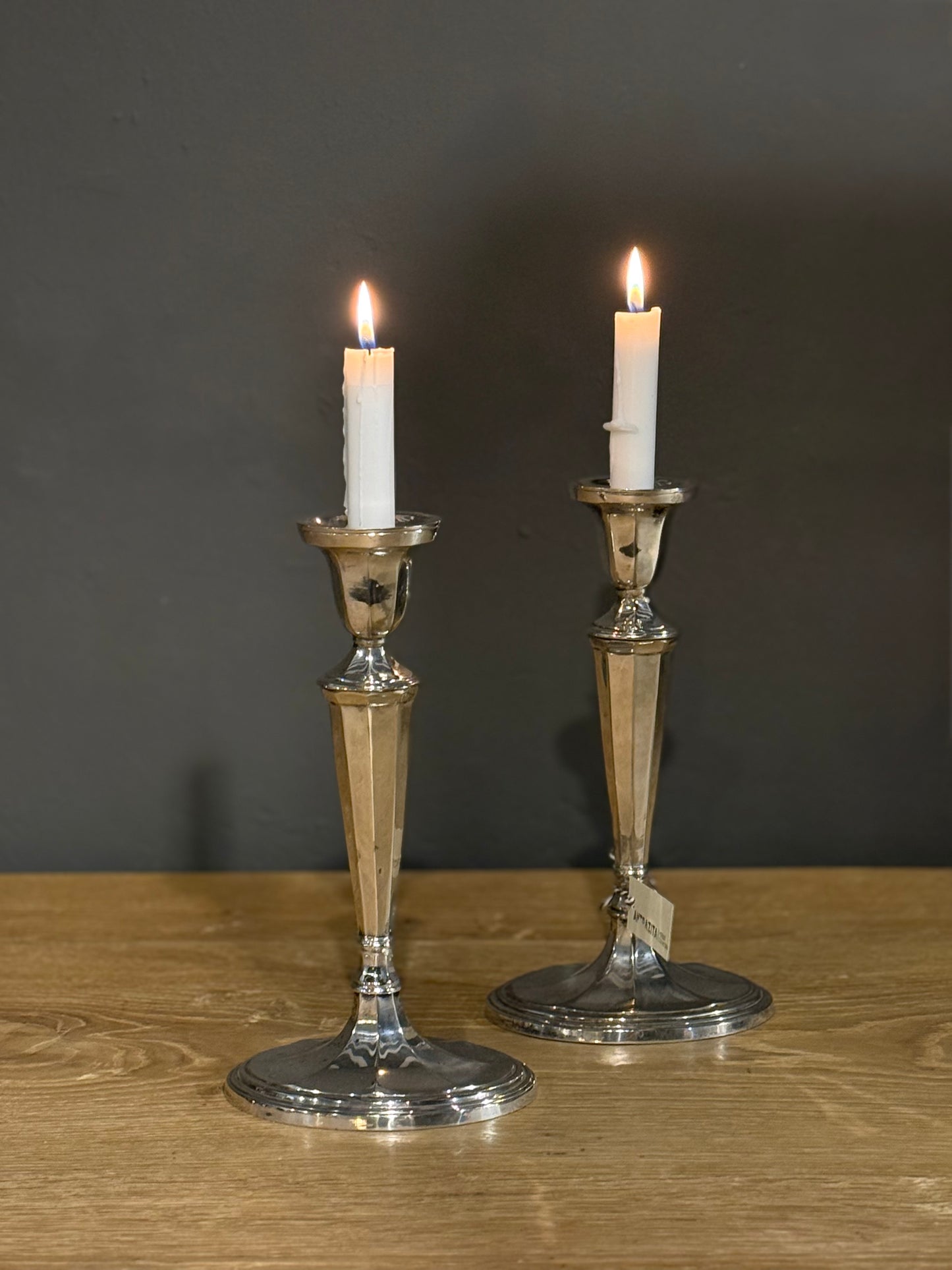 Candeleros de metal plateado