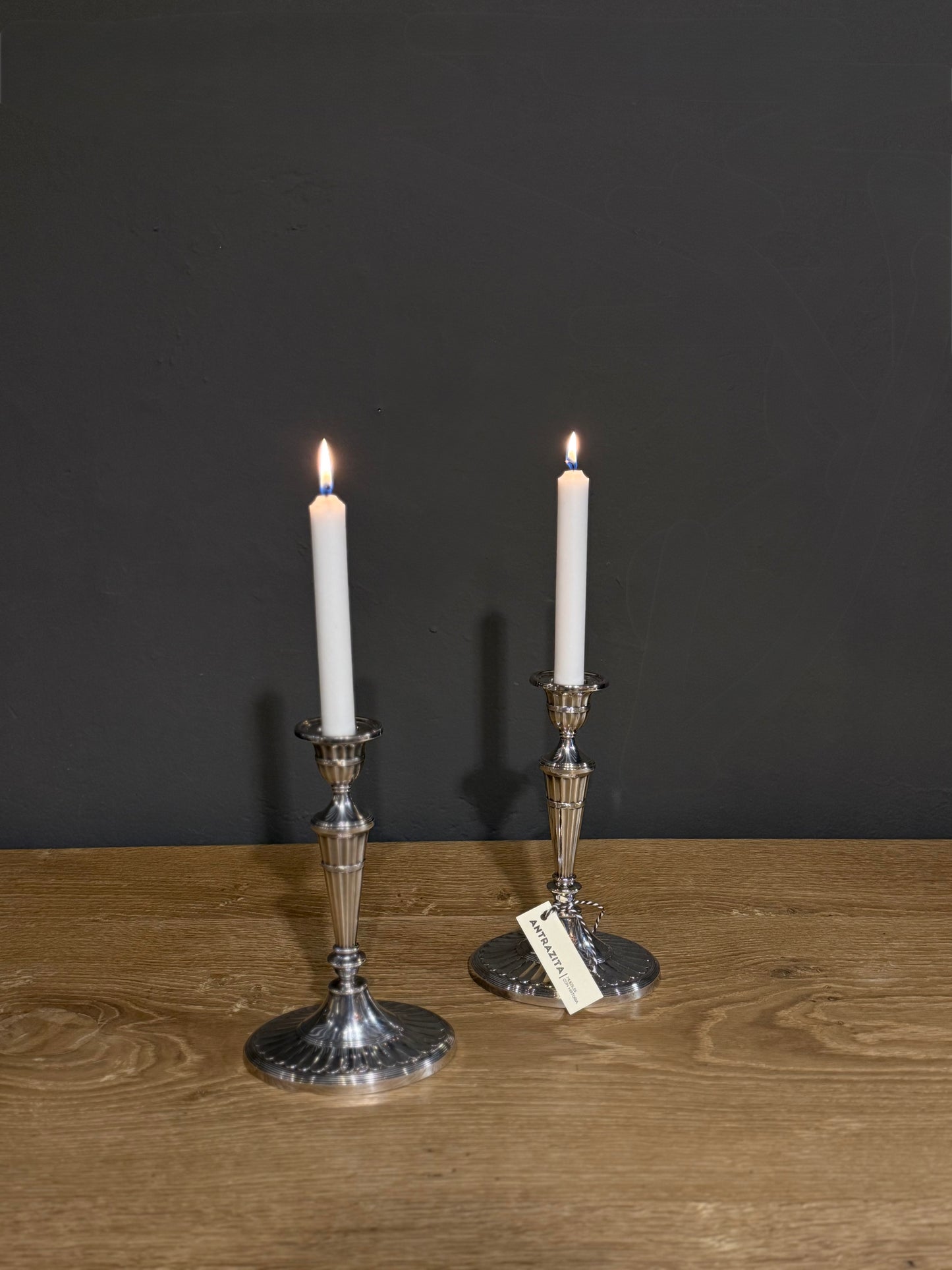 Candeleros de metal plateado