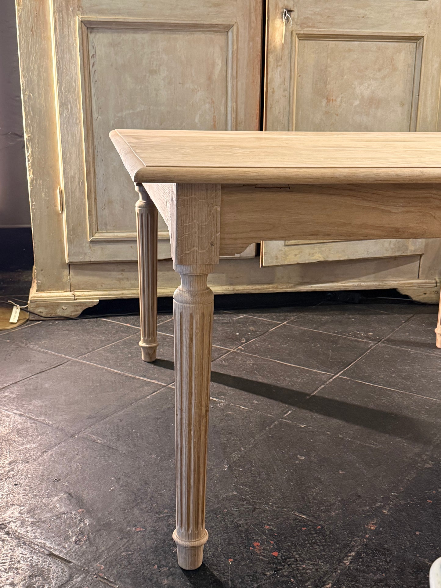 MESA A MEDIDA: Mesa de roble cuadrada