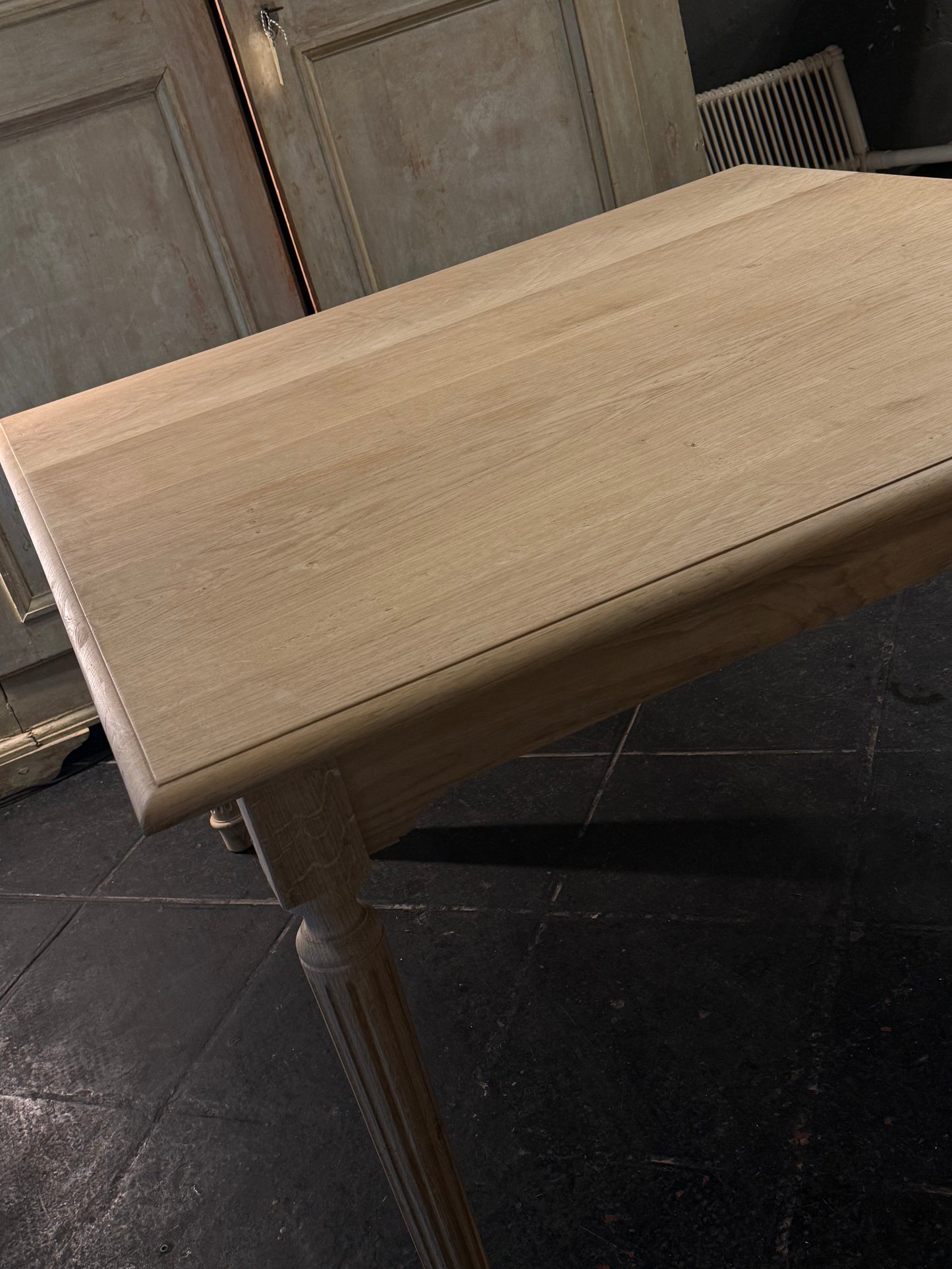 MESA A MEDIDA: Mesa de roble cuadrada