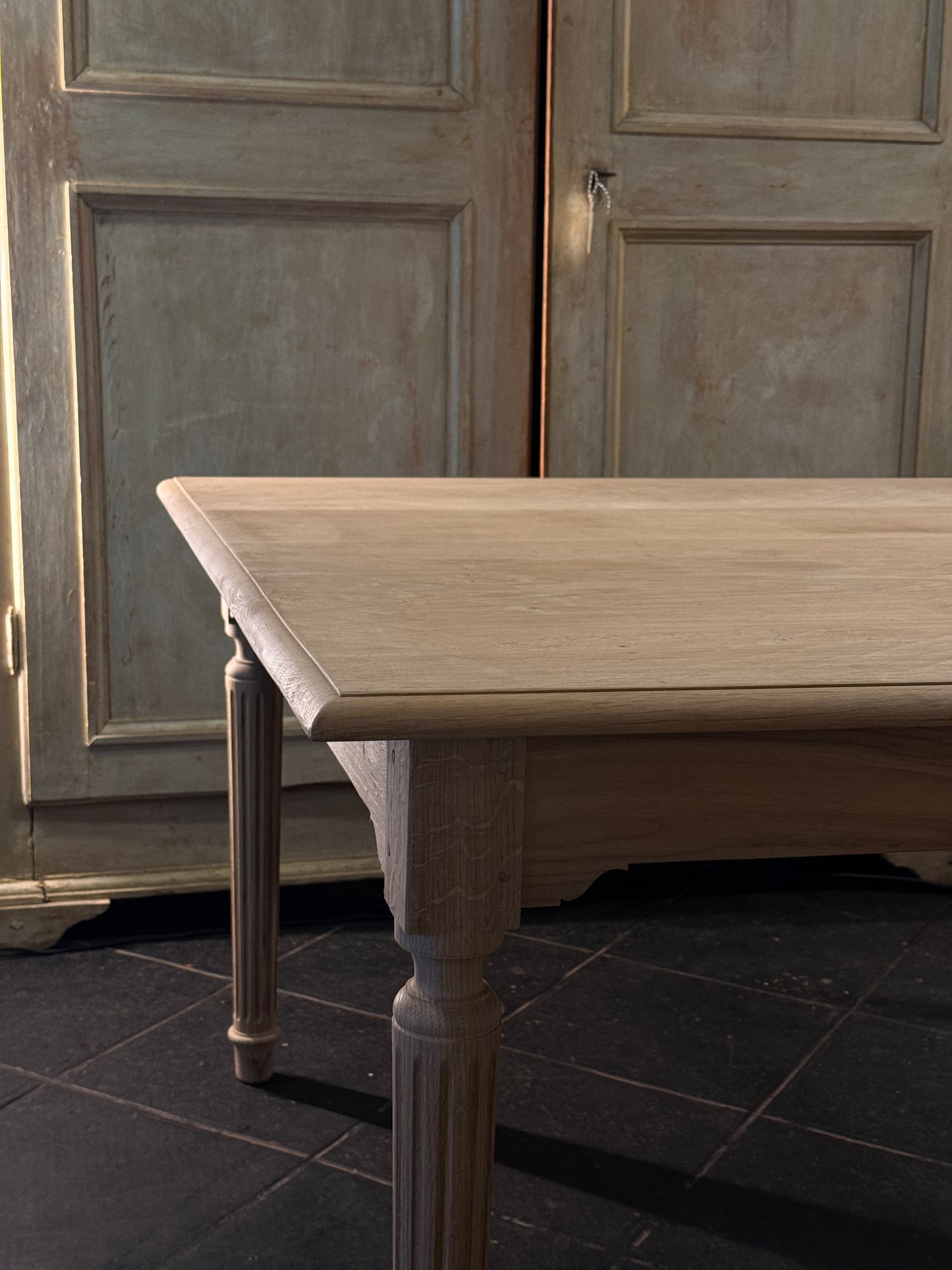 MESA A MEDIDA: Mesa de roble cuadrada