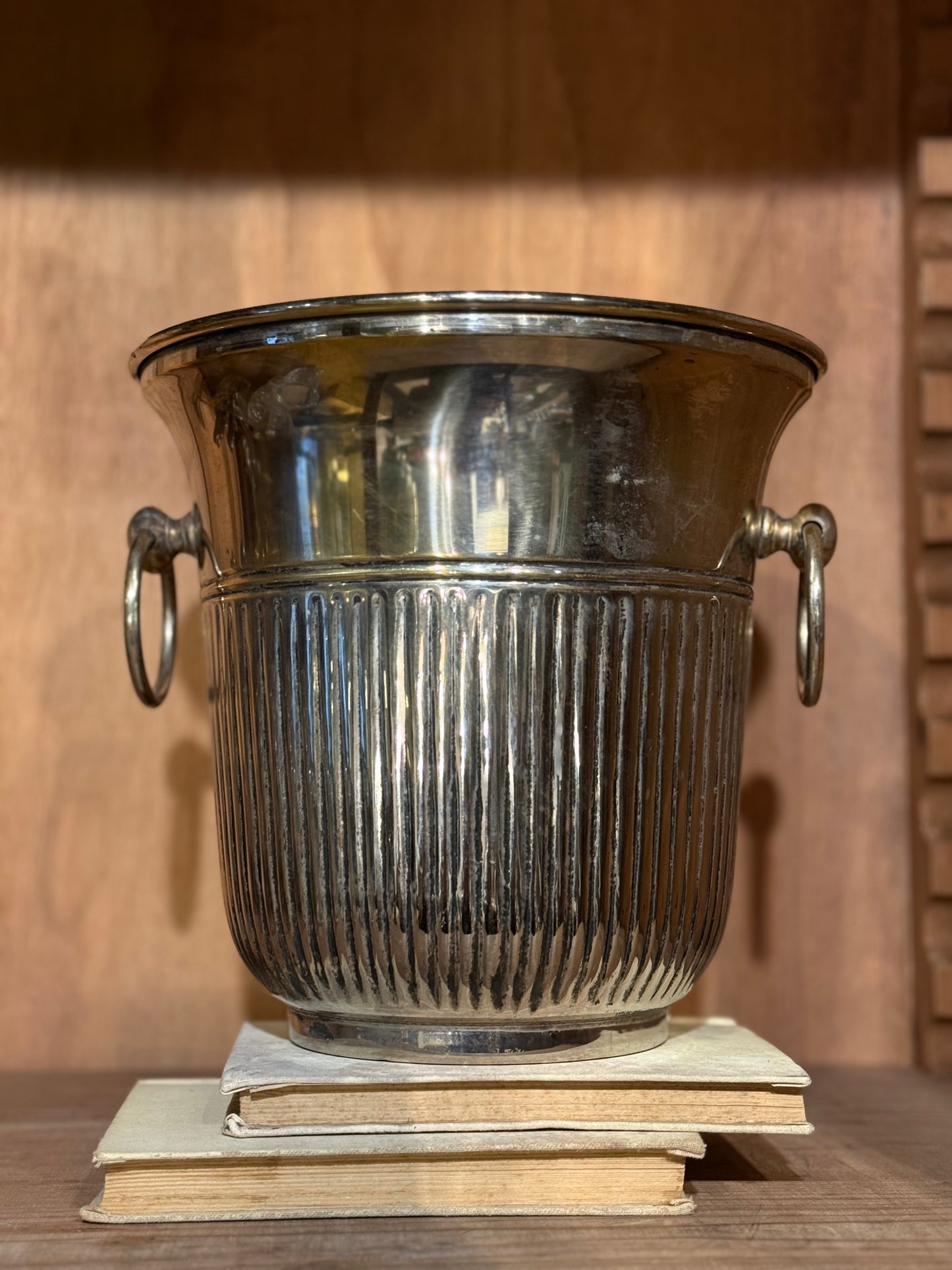 Champañera individual de metal plateado