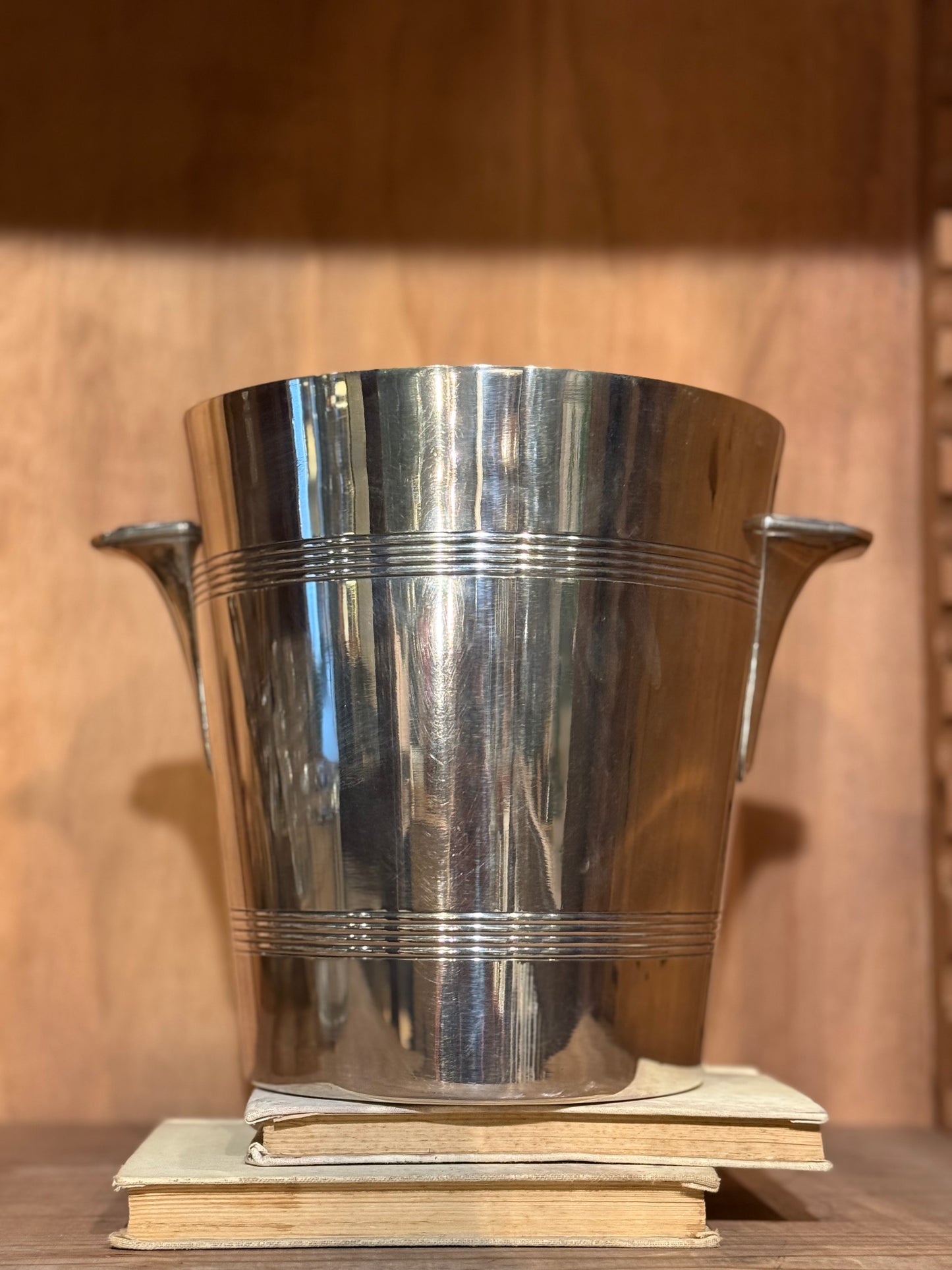 Champañera individual de metal plateado