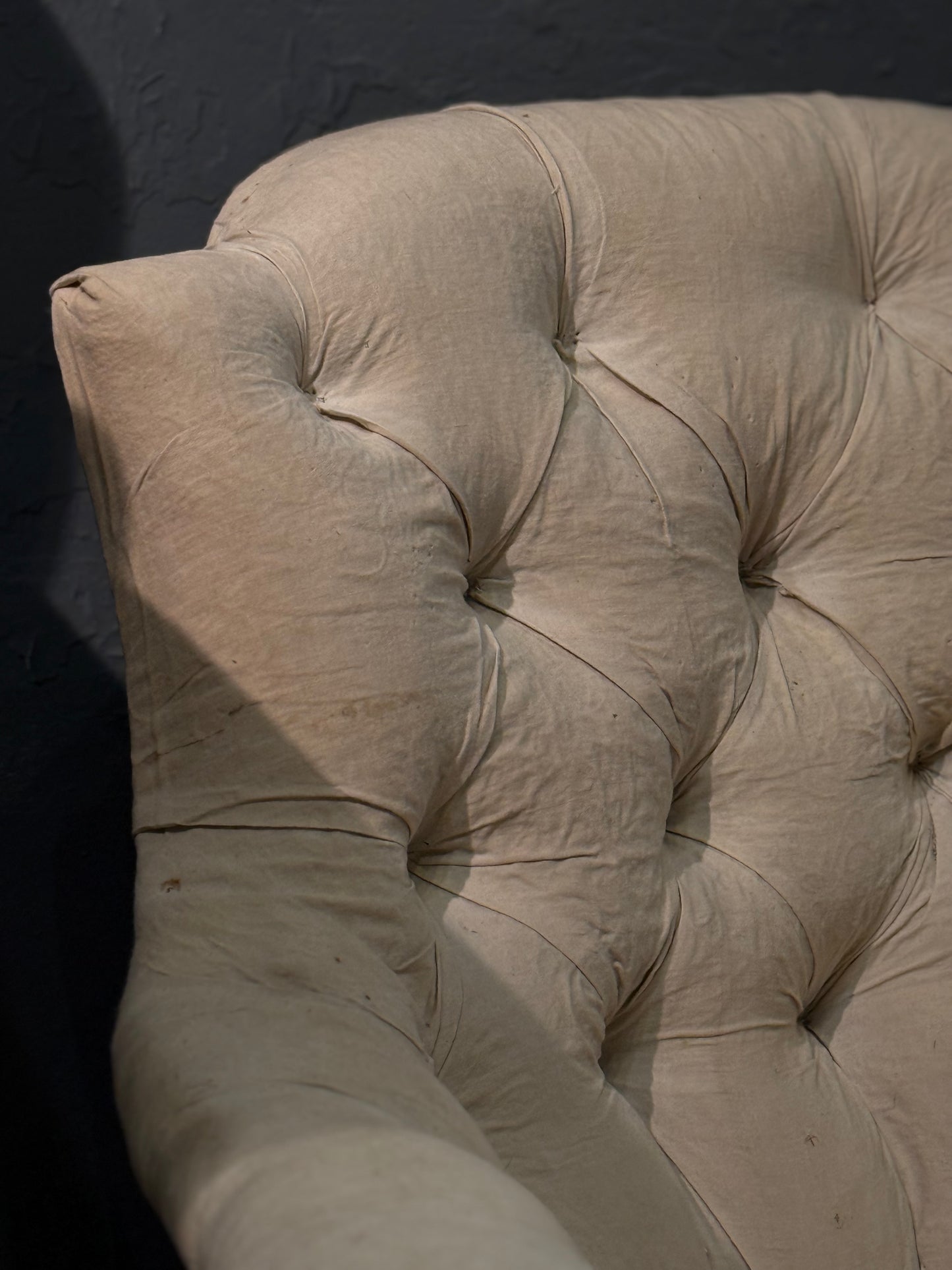 Pareja de butacas capitoné destapizadas