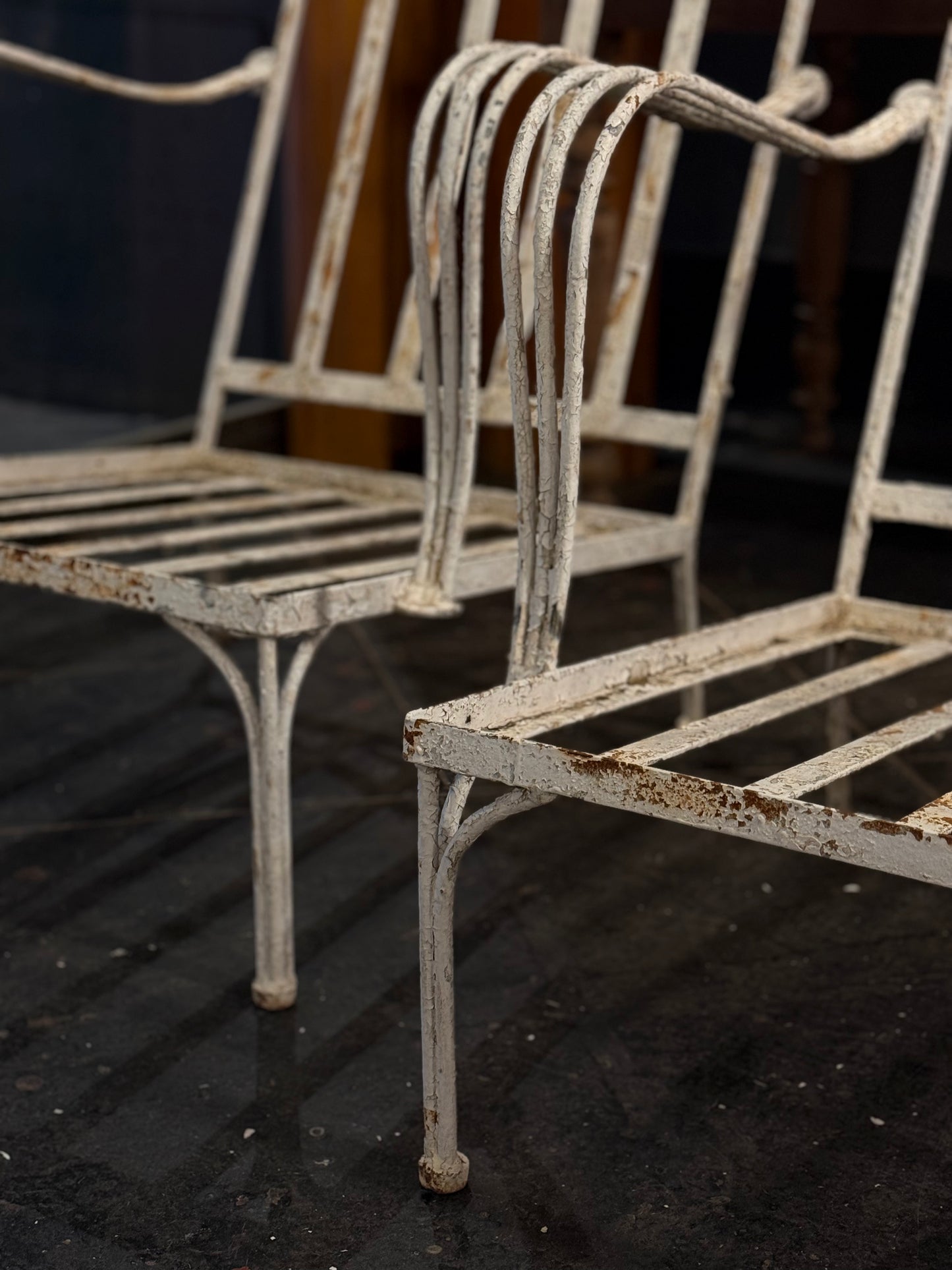 Pareja de butacas de hierro