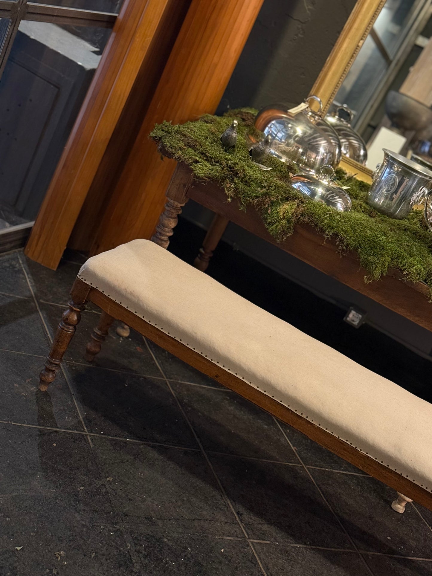 Banqueta de nogal destapizada