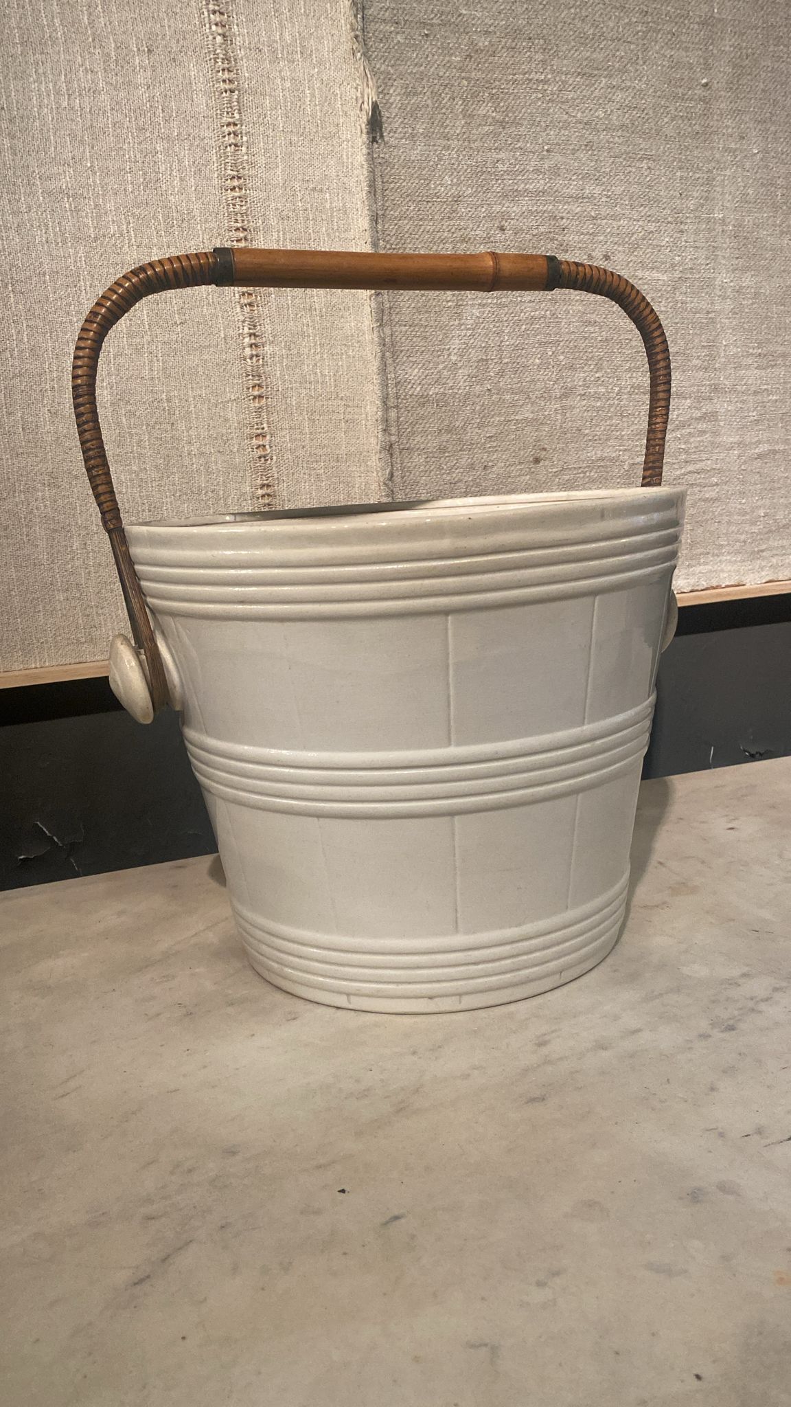 Enfriador de loza blanca