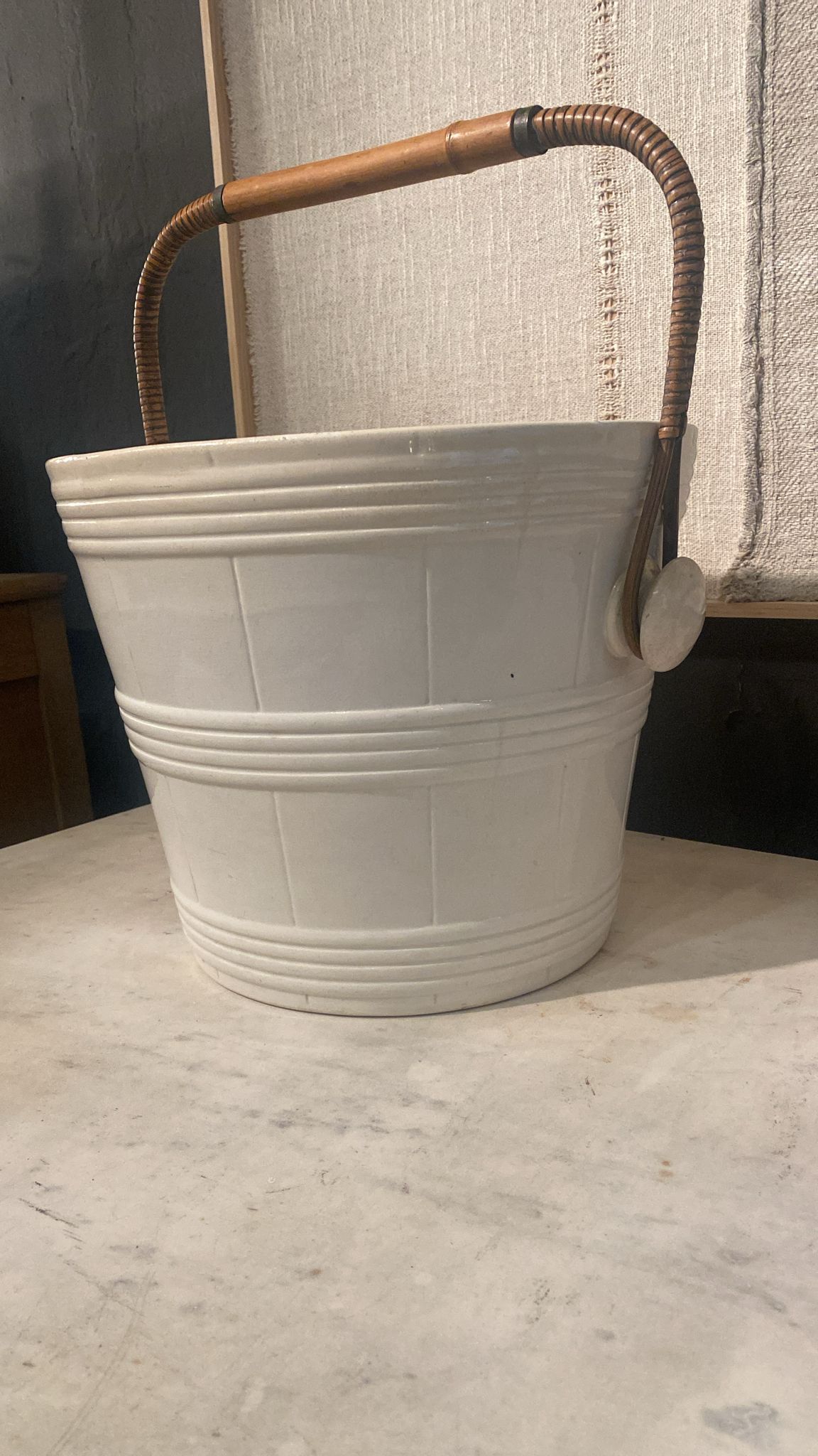 Enfriador de loza blanca