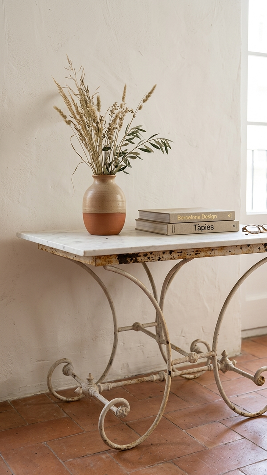 Elegante Mesa del Siglo XIX